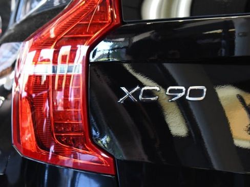 Used 2020 Volvo XC90 T6 Momentum w/ Protection Package Premier AWD/4WD image 15