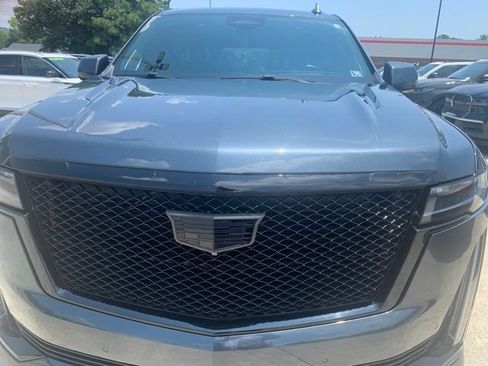 Used 2021 Cadillac Escalade Sport Platinum AWD/4WD image 2