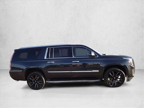 Used 2019 Cadillac Escalade ESV Luxury image 5