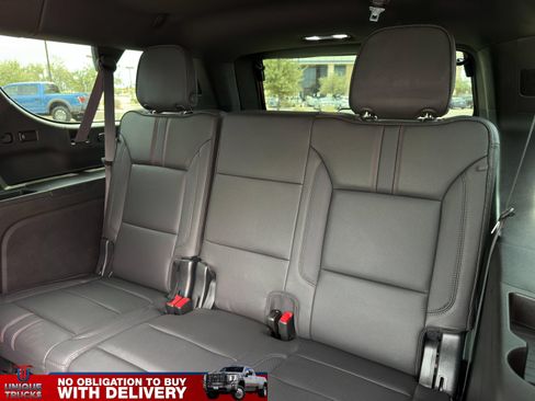Used 2023 Chevrolet Suburban RST w/ Luxury Package AWD/4WD image 25