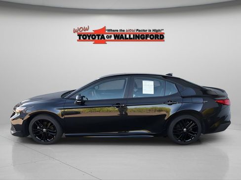 Used 2025 Toyota Camry SE FWD image 2