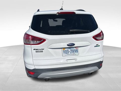 Used 2016 Ford Escape SE w/ Equipment Group 201A image 3