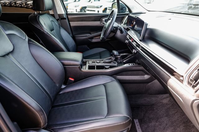 Used 2025 Kia Sorento EX w/ Panoramic Sunroof Package AWD/4WD image 20