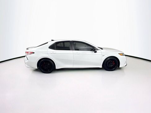 Used 2020 Toyota Camry SE FWD image 9