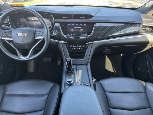 Certified 2025 Cadillac XT6 Premium Luxury image 18