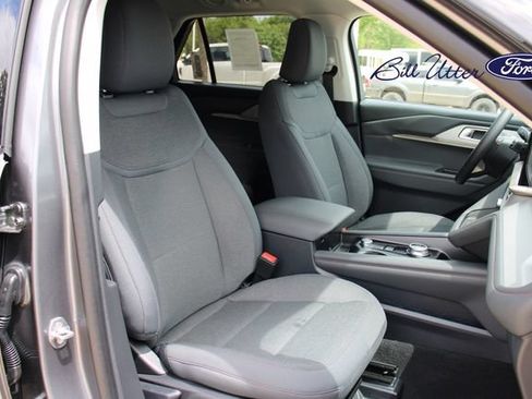New 2026 Ford Explorer Active RWD image 6