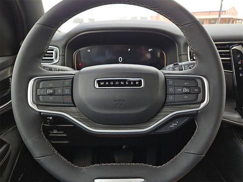 Used 2024 Jeep Wagoneer Series III w/ Premium Group I image 30