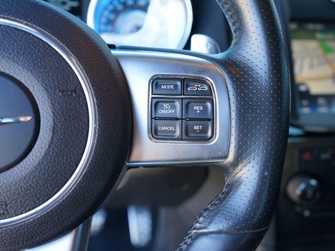 Used 2012 Chrysler 300 SRT8 image 29