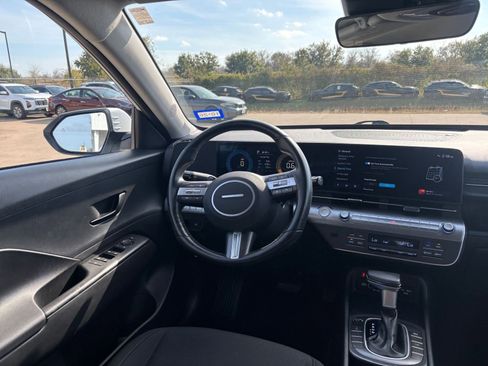 Used 2025 Hyundai Kona SEL AWD/4WD image 29