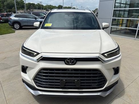 Used 2024 Toyota Grand Highlander AWD Hybrid image 2