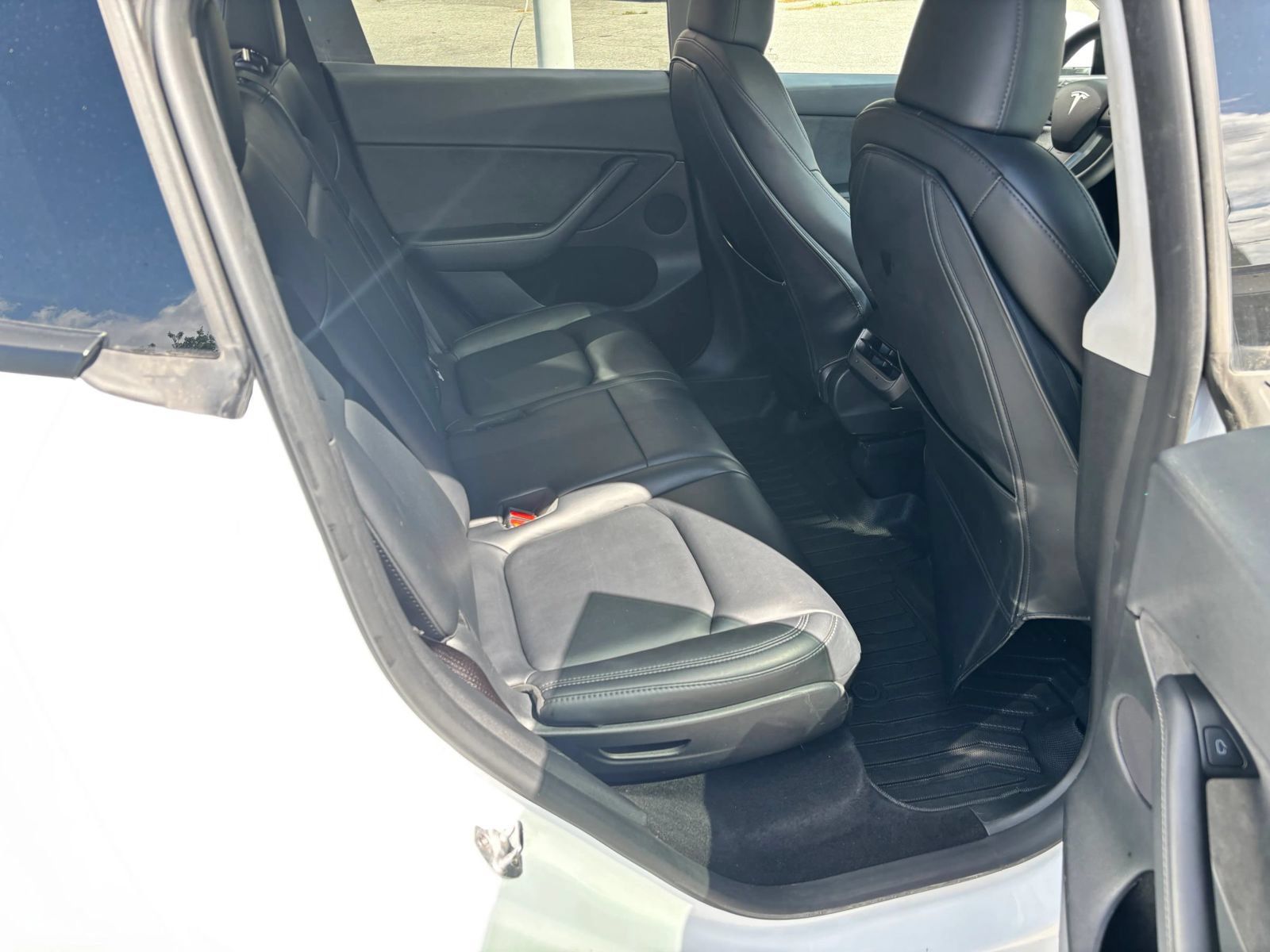 Used 2023 Tesla Model Y Long Range AWD/4WD image 17