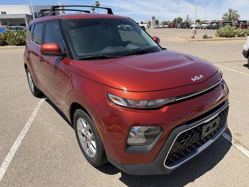 Used 2022 Kia Soul LX w/ Technology Package image 9