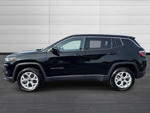 Used 2025 Jeep Compass Sport AWD/4WD image 9