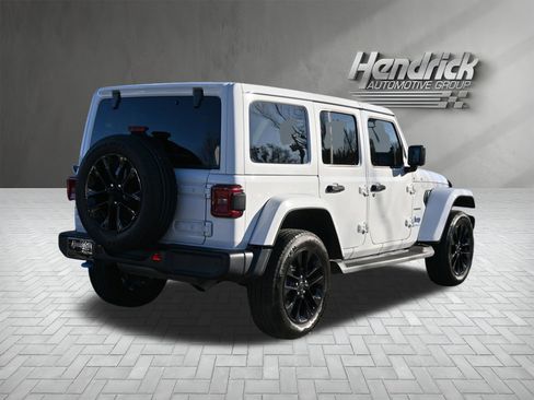 Used 2024 Jeep Wrangler Unlimited Sahara w/ Technology Group AWD/4WD image 10