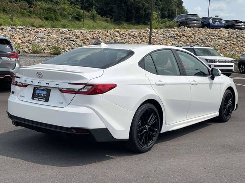 Used 2026 Toyota Camry SE FWD image 3