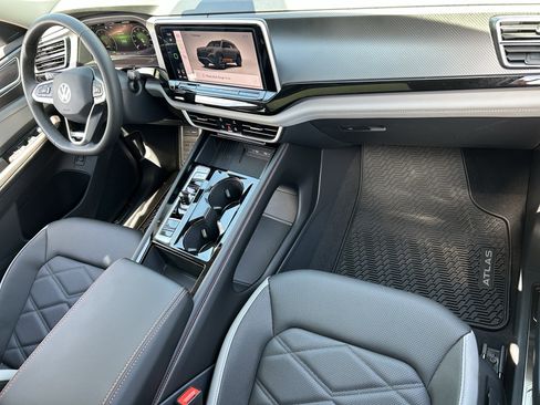New 2026 Volkswagen Atlas Peak Edition AWD/4WD image 9
