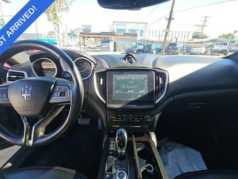 Used 2017 Maserati Ghibli w/ Luxury Package image 5