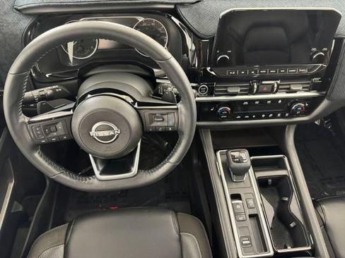 Certified 2022 Nissan Pathfinder SL FWD image 21