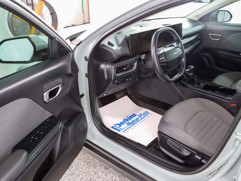 Used 2025 Kia K4 EX FWD image 3
