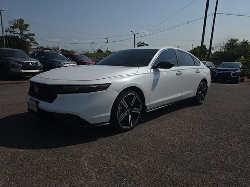 Used 2024 Honda Accord Sport image 3