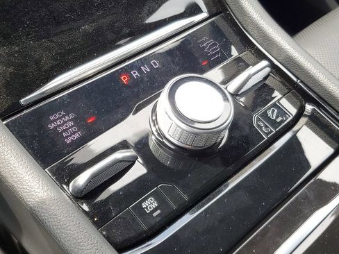 Used 2024 Jeep Grand Cherokee Overland w/ Luxury Tech Group IV AWD/4WD image 25