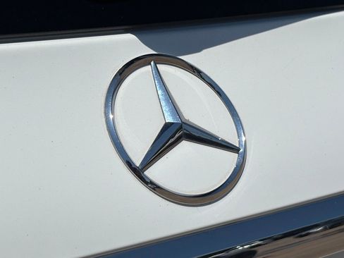 Used 2024 Mercedes-Benz GLS 450 4MATIC image 11