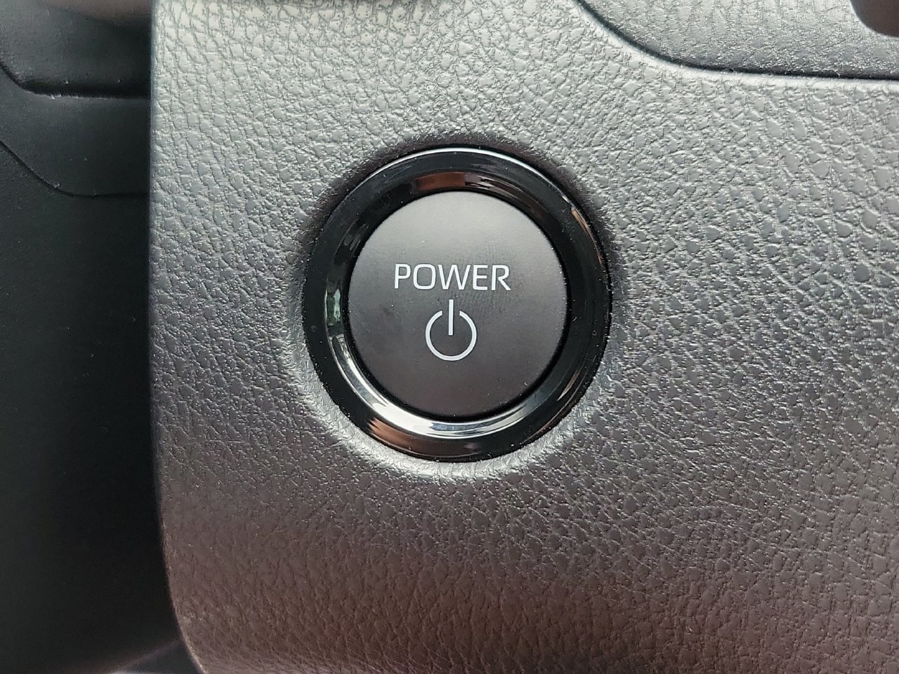 Used 2025 Toyota Camry SE FWD image 31
