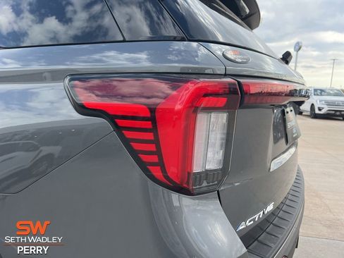 New 2025 Ford Explorer Active w/ Active Comfort Package image 6