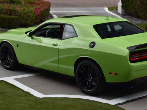 Used 2023 Dodge Challenger SRT Hellcat RWD image 17