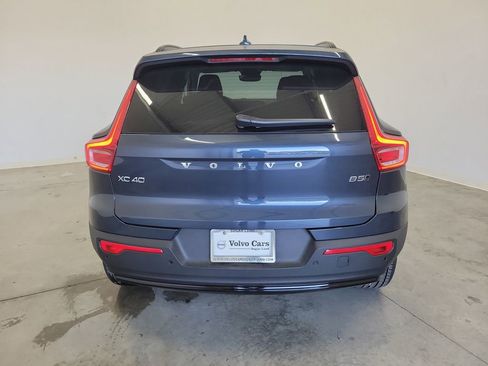 New 2026 Volvo XC40 B5 Core AWD/4WD image 6