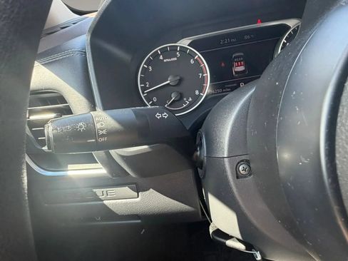 Used 2023 Nissan Rogue S FWD image 16