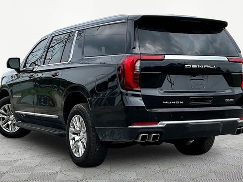 Used 2025 GMC Yukon XL Denali AWD/4WD image 13
