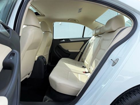 Used 2018 Volkswagen Jetta SE image 16