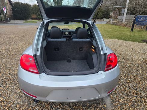 Used 2012 Volkswagen Beetle Turbo FWD image 8