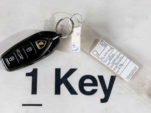 Used 2024 Lamborghini Revuelto image 20