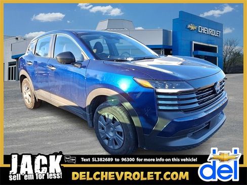 Used 2025 Nissan Kicks S image 1