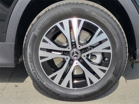 New 2025 Mercedes-Benz GLB 250 4MATIC image 7