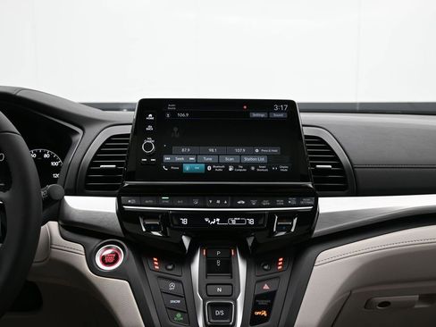 Certified 2026 Honda Odyssey EX-L image 30
