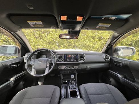 Used 2019 Toyota Tacoma TRD Sport RWD image 27