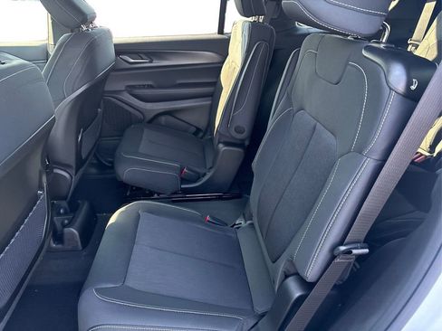 New 2026 Jeep Grand Cherokee L Laredo image 10