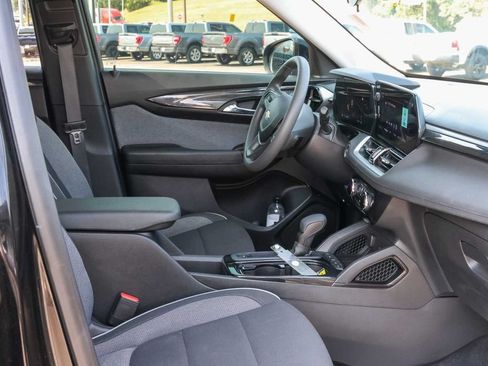 Used 2025 Chevrolet TrailBlazer LT AWD/4WD image 15