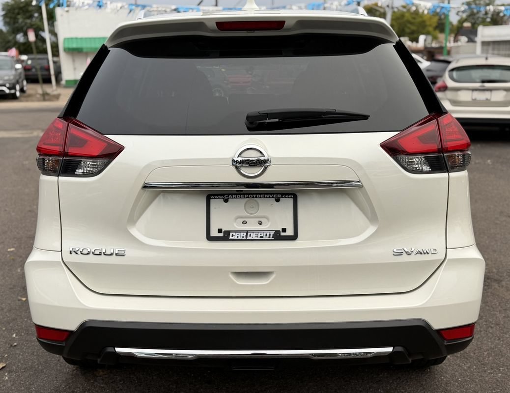 Used 2017 Nissan Rogue SV AWD/4WD image 3