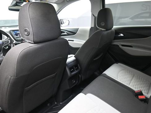 Used 2021 Chevrolet Equinox LS w/ LS Convenience Package image 17