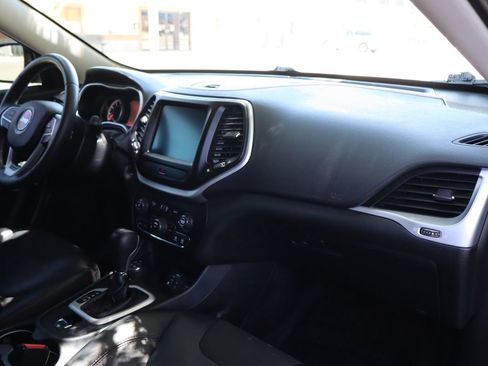 Used 2015 Jeep Cherokee Trailhawk w/ Trailer Tow Group AWD/4WD image 17