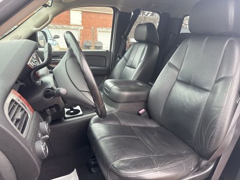 Used 2008 Chevrolet Silverado 1500 LTZ w/ Suspension Package, Off-Road image 10