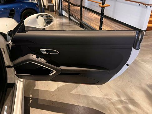 Used 2025 Porsche 718 Cayman w/ Sport Chrono Package image 26