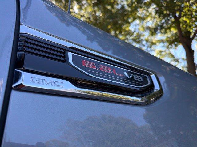 Used 2023 GMC Sierra 1500 SLT w/ SLT Premium Package AWD/4WD image 17