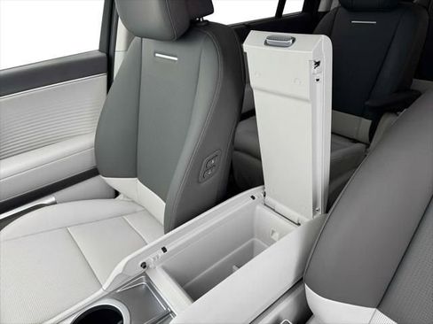 New 2026 Hyundai Ioniq 9 Limited AWD/4WD image 18