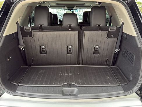 Used 2024 Nissan Pathfinder Platinum w/ Cargo Package image 9