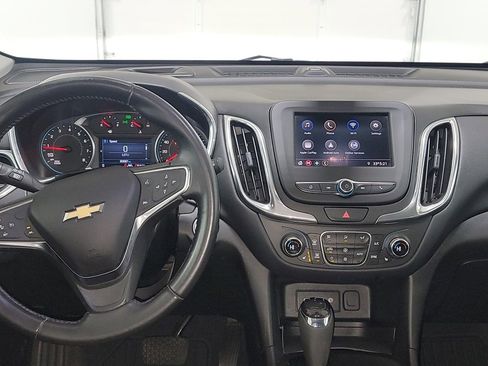 Used 2020 Chevrolet Equinox LT w/ Driver Convenience Package image 16